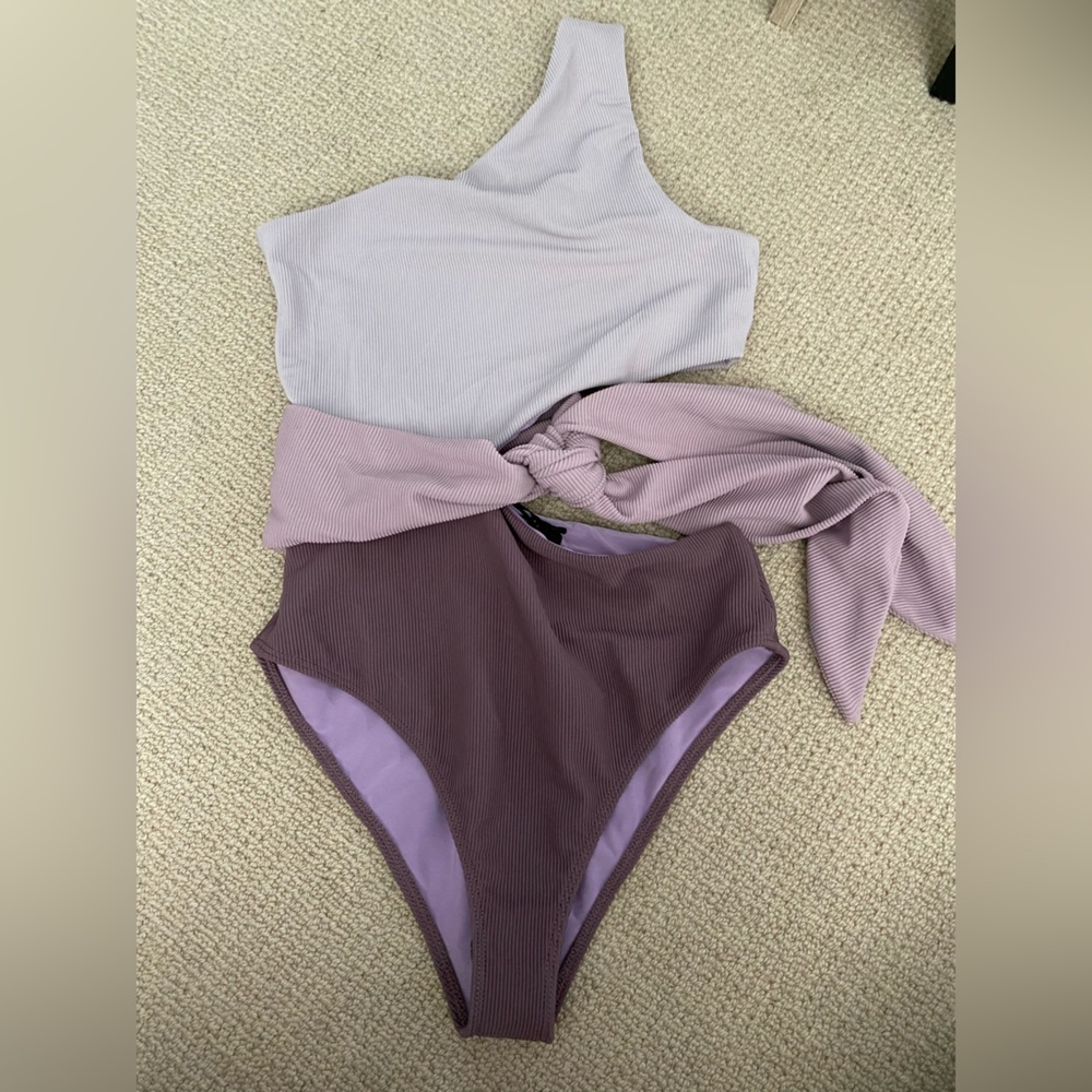 NWT Beach Riot Carlie One Piece - lavender fields colorblock size small